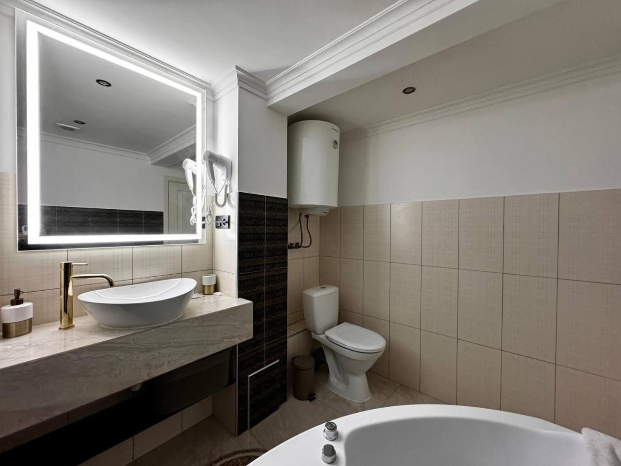 Deribasivska 10 Luxury Apartment Odesa Exterior foto